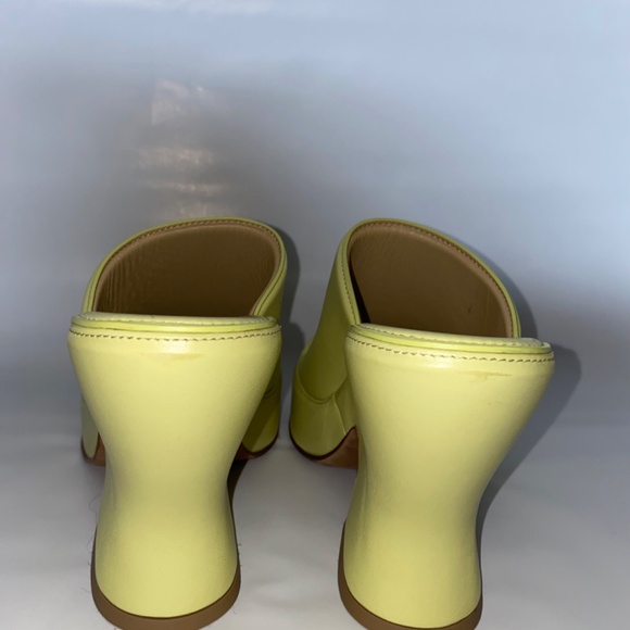 BOTTEGA VENETA wedge sandals (size 39) in light green lambskin - Picture 6 of 16